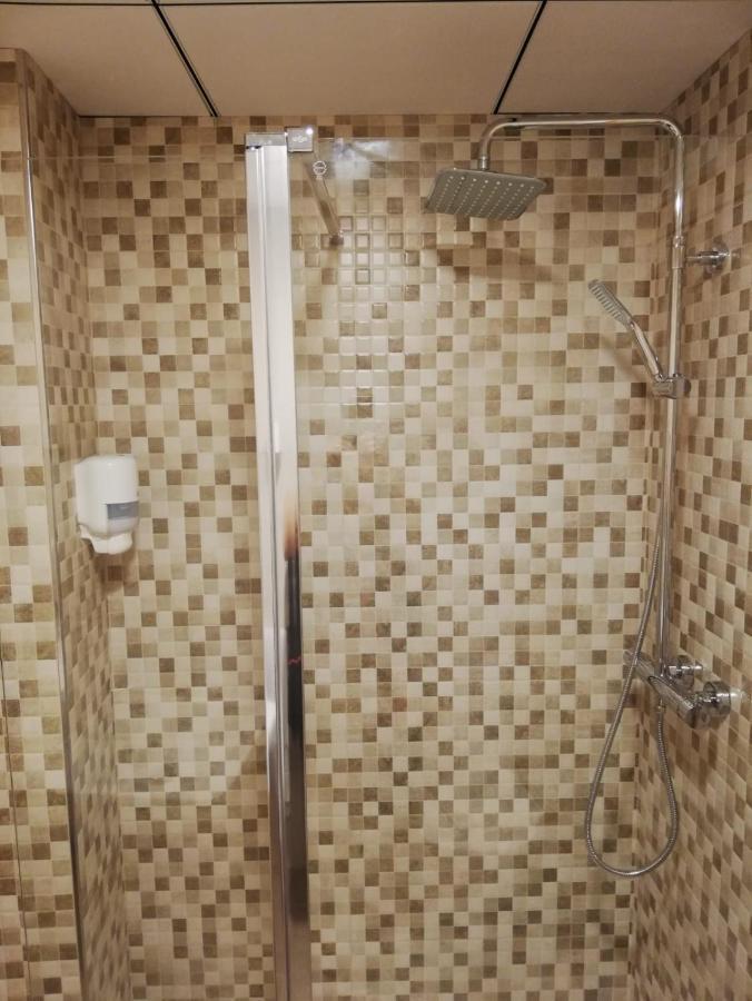 Twin Room Private Bathroom,1009983823:JPEG