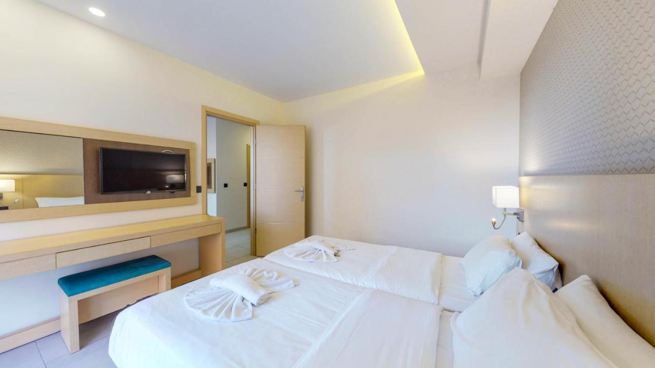 Superior Appartement met 1 Slaapkamer en Uitzicht op het Zwembad