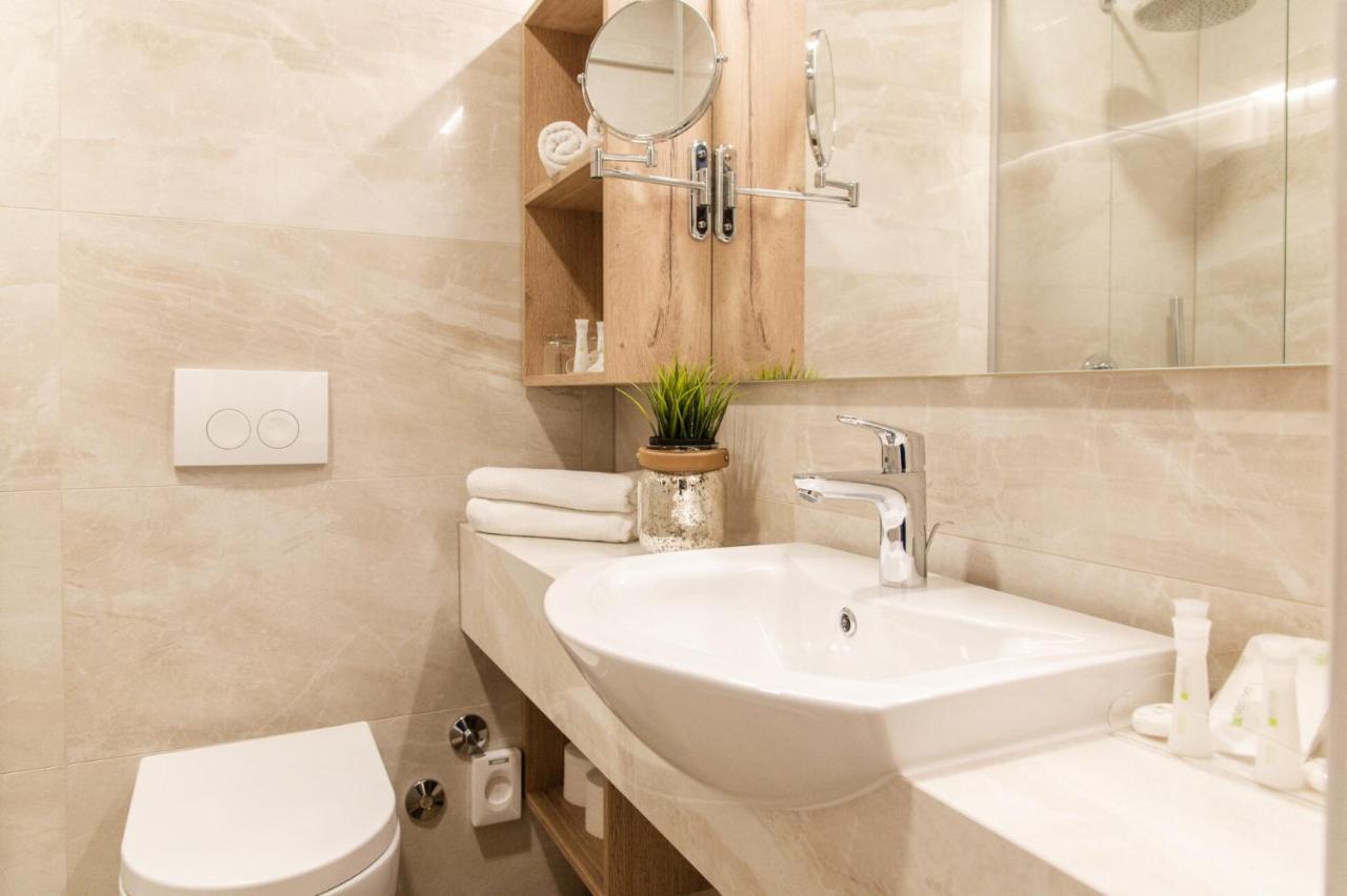 Double Room Atrium
