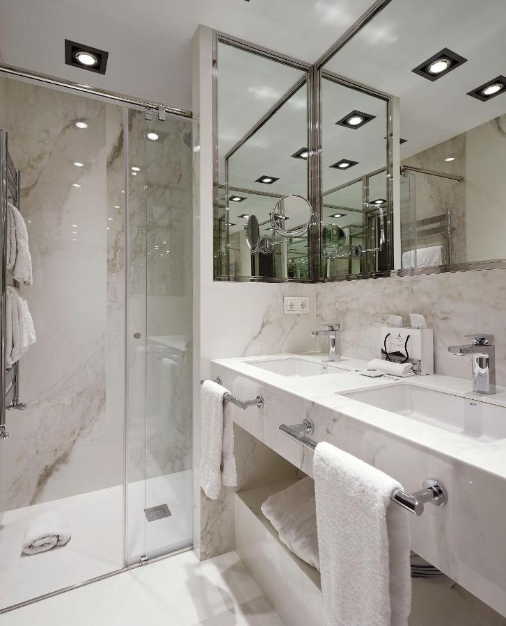 Classic Double or Twin Room City View