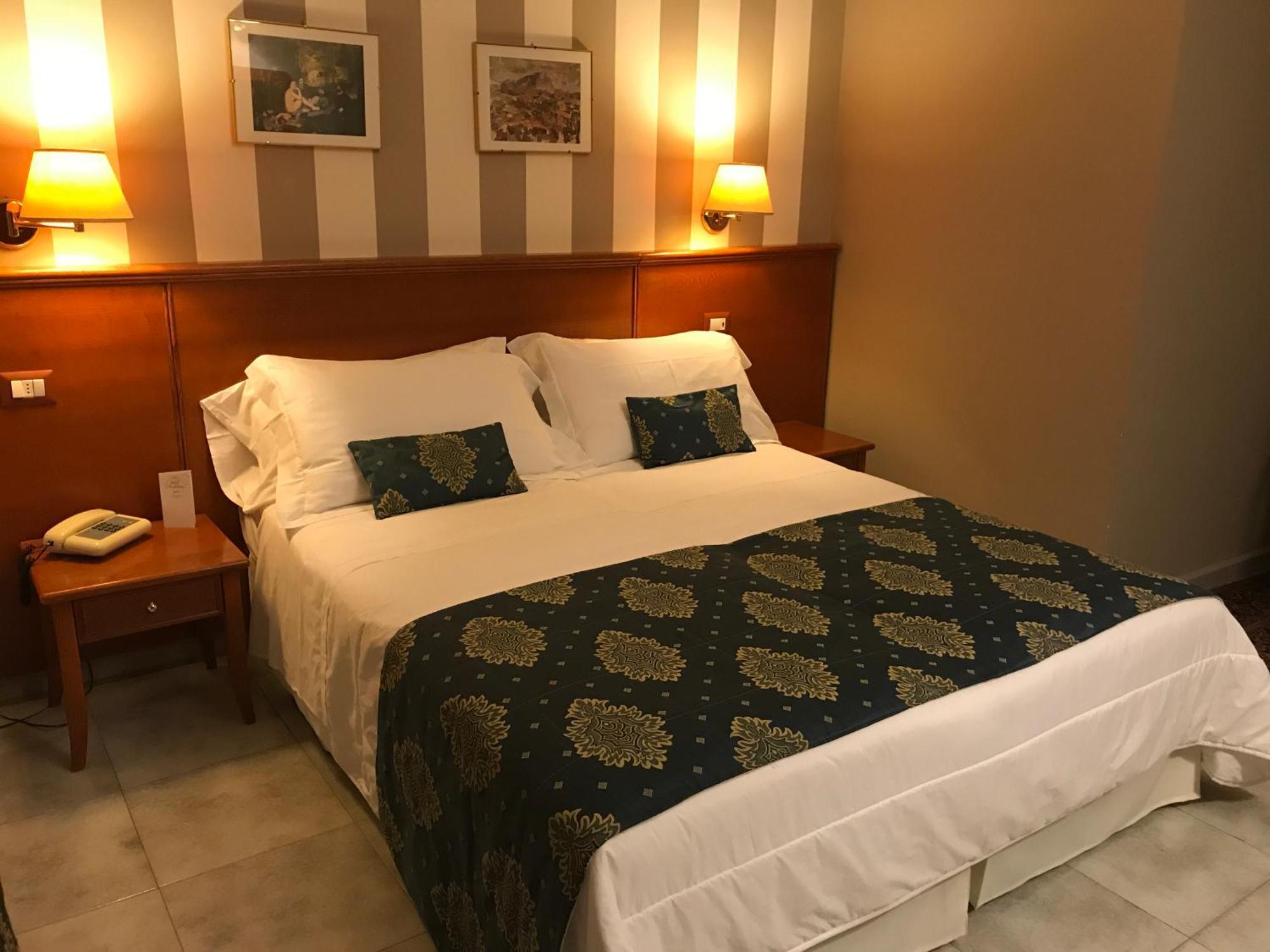 Double or Twin Room,416407143:JPEG