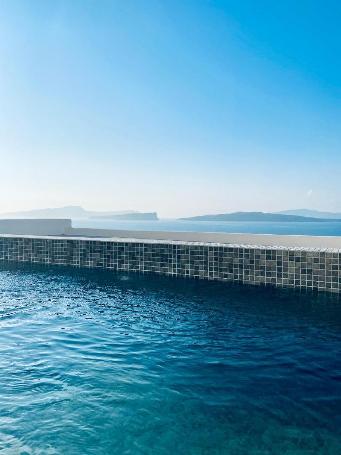 Triple Room Outdoor Hot Tub Sea Caldera Volcano View,1022364349:JPEG