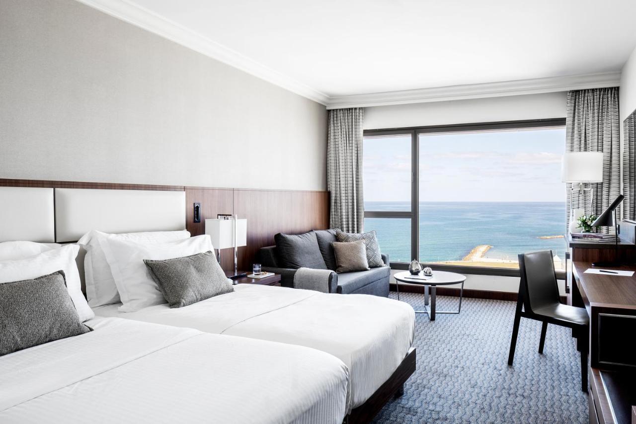Premium Twin Room with Club Lounge Access