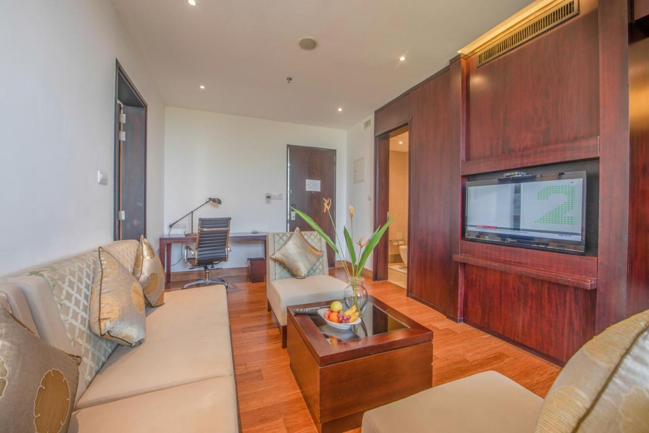 Executive Suite Including Both Way Airport Transfers