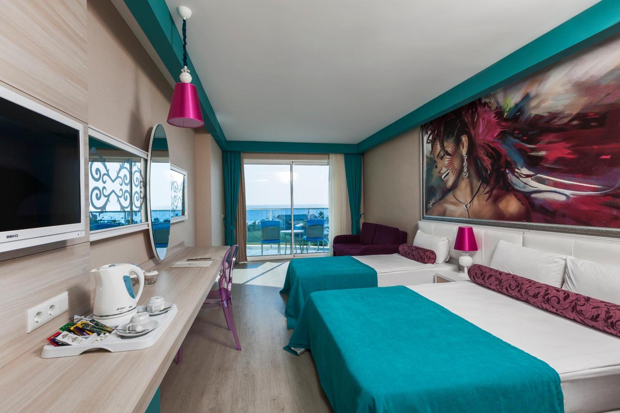 Double or Twin Room Sea View