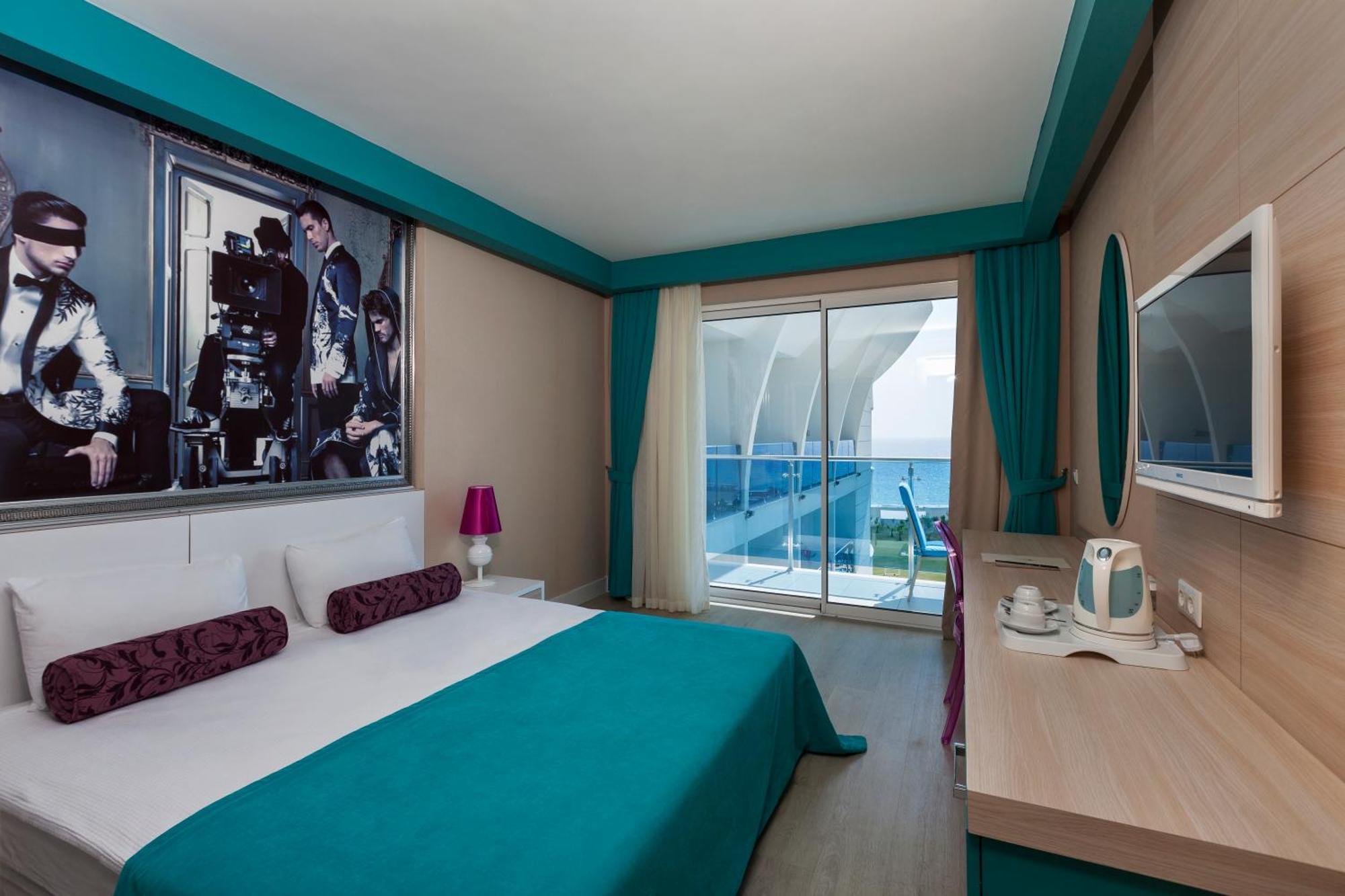 Double or Twin Room Side Sea View