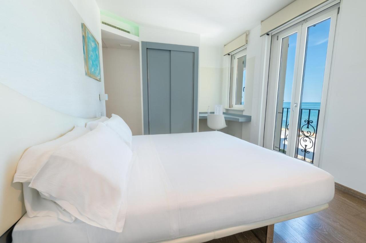 Deluxe Double Room Sea View without Balcony