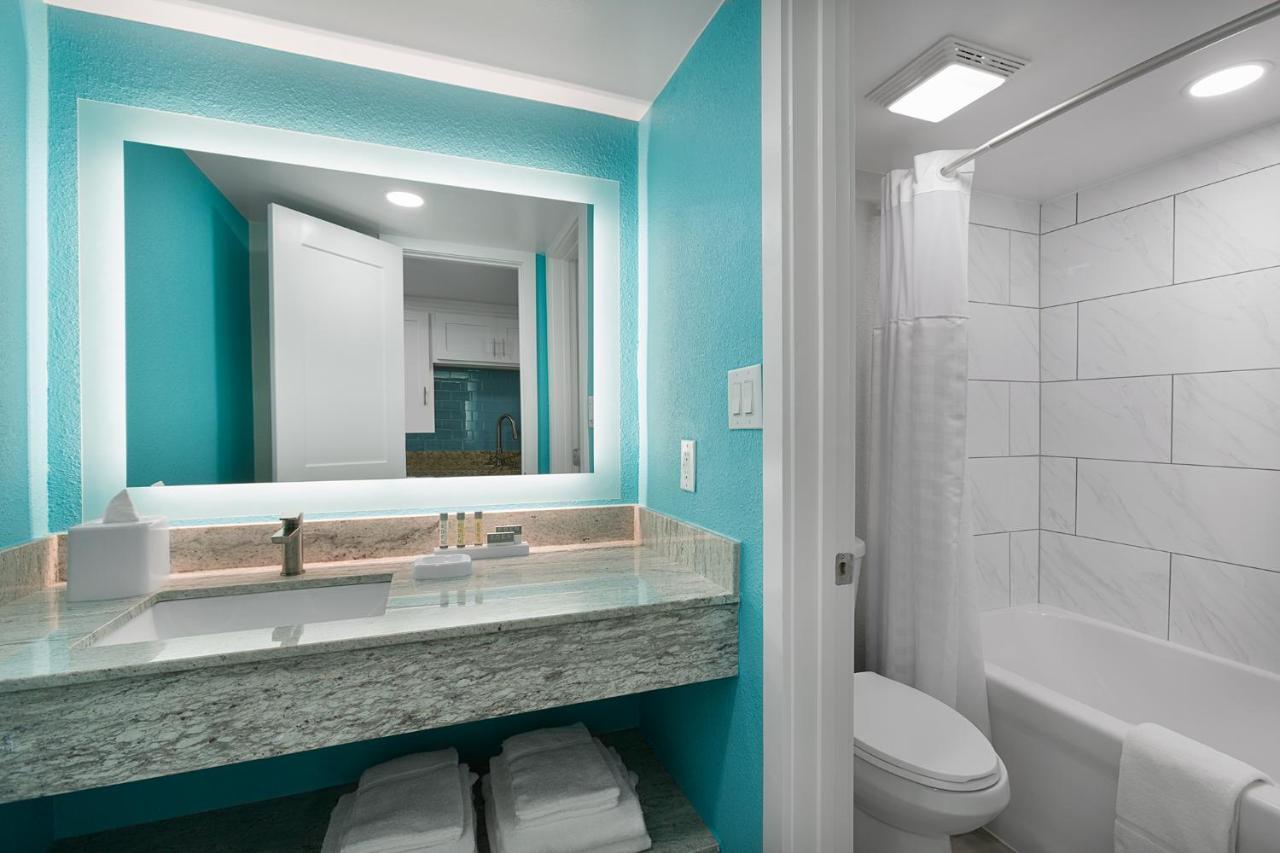 Oceanfront King Suite Restricted View