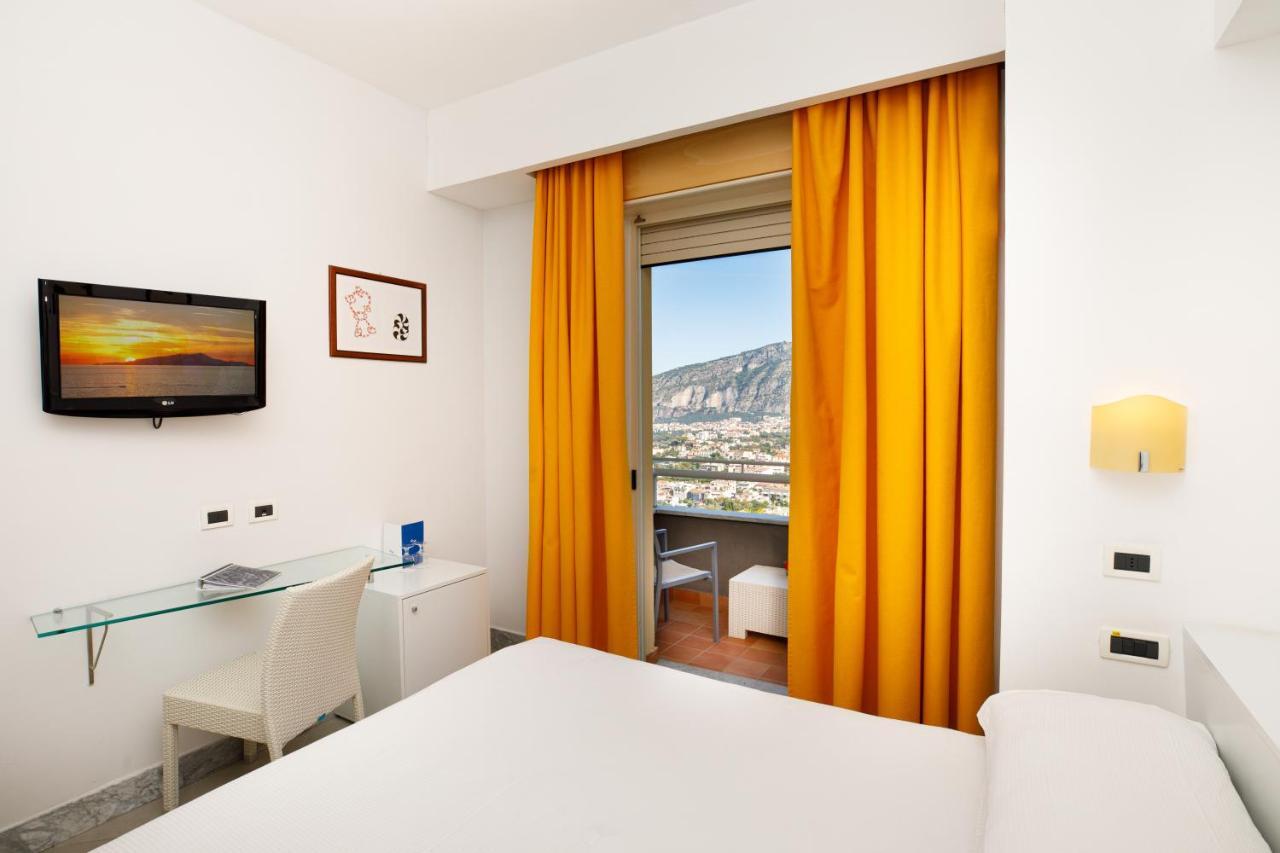 Habitación Doble con vistas laterales al mar - 1 o 2 camas