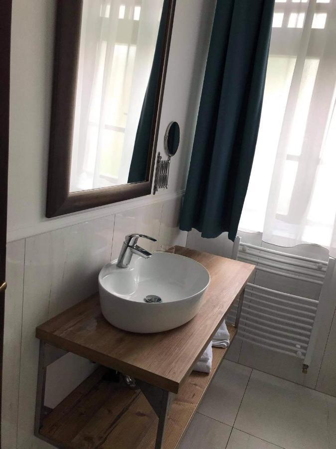 Driepersoonskamer met Badkamer