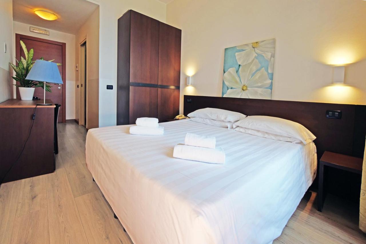 Standard Room,1012040002:JPEG