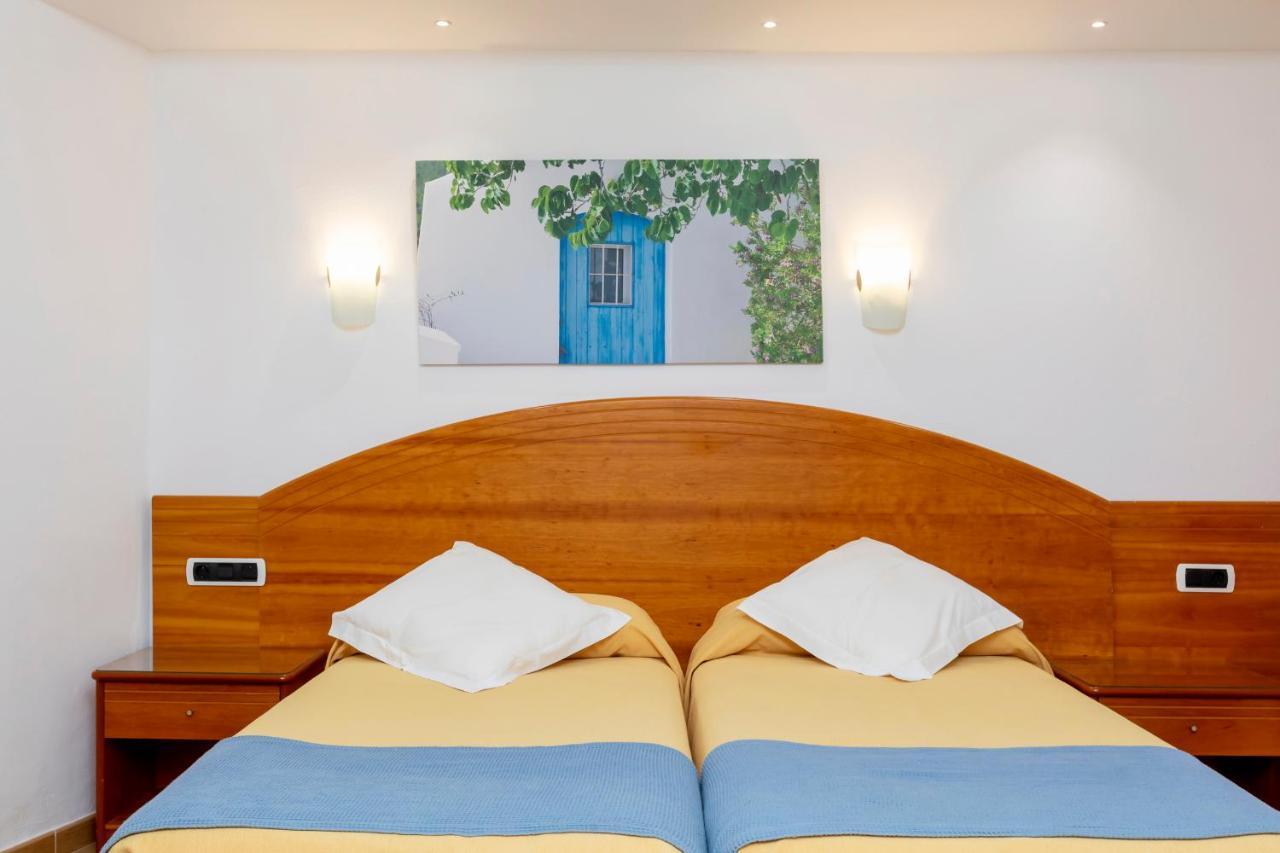 Interior Twin Room