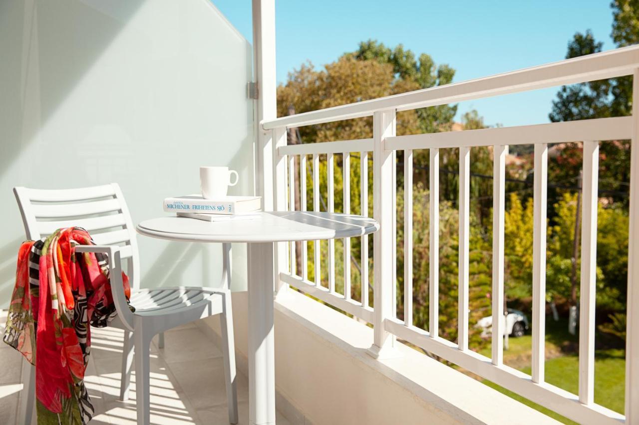 Deluxe Double or Twin Room Garden View