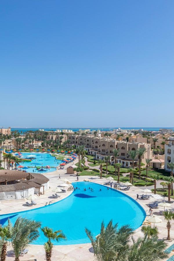 Suite Junior con vistas a la piscina