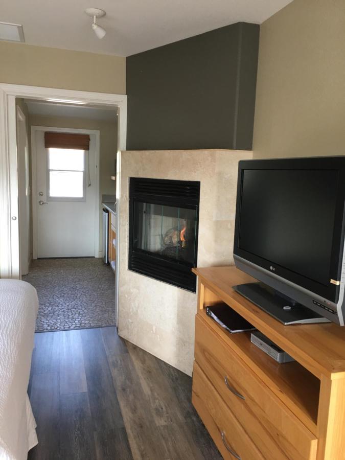Habitación con cama extragrande.