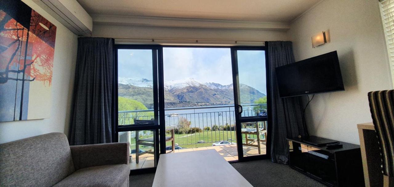 Studio Lake View