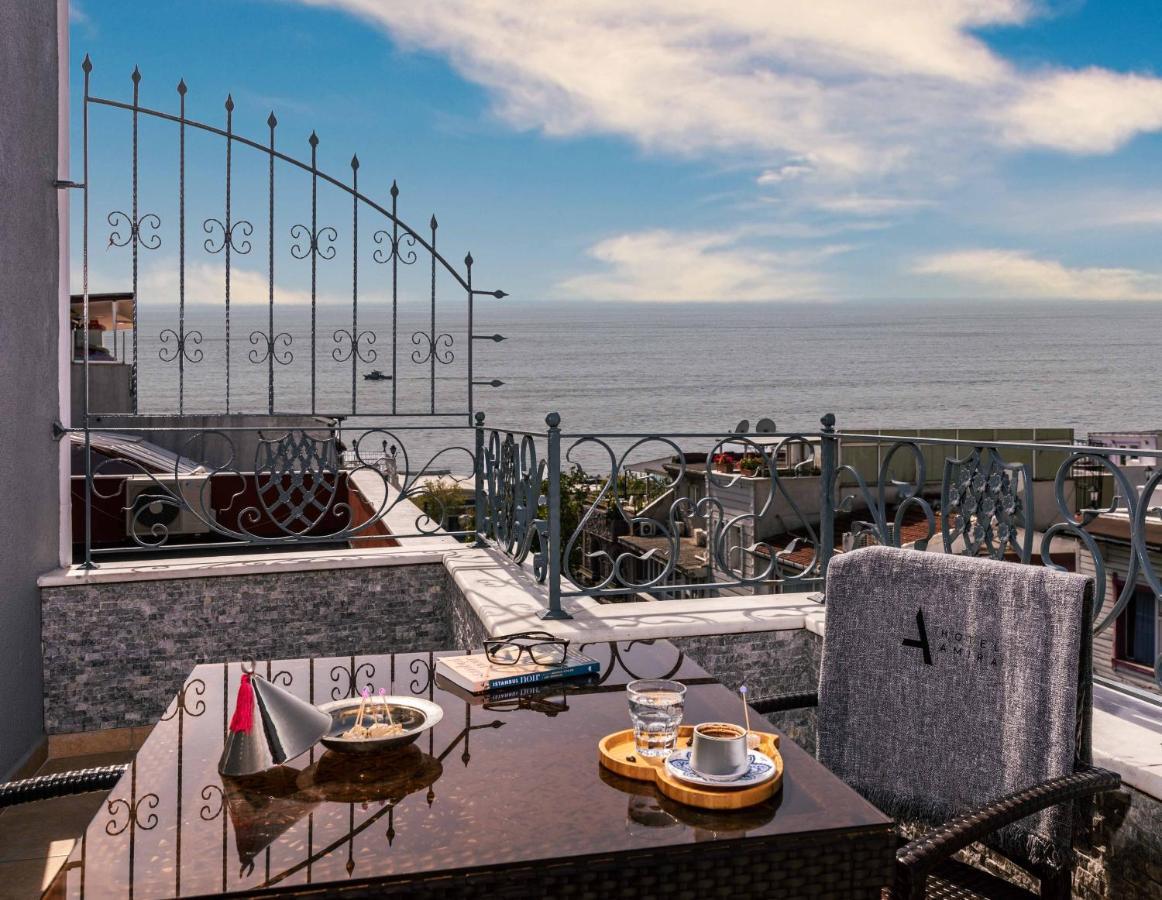 Deluxe tweepersoonskamer met balkon en uitzicht op zee