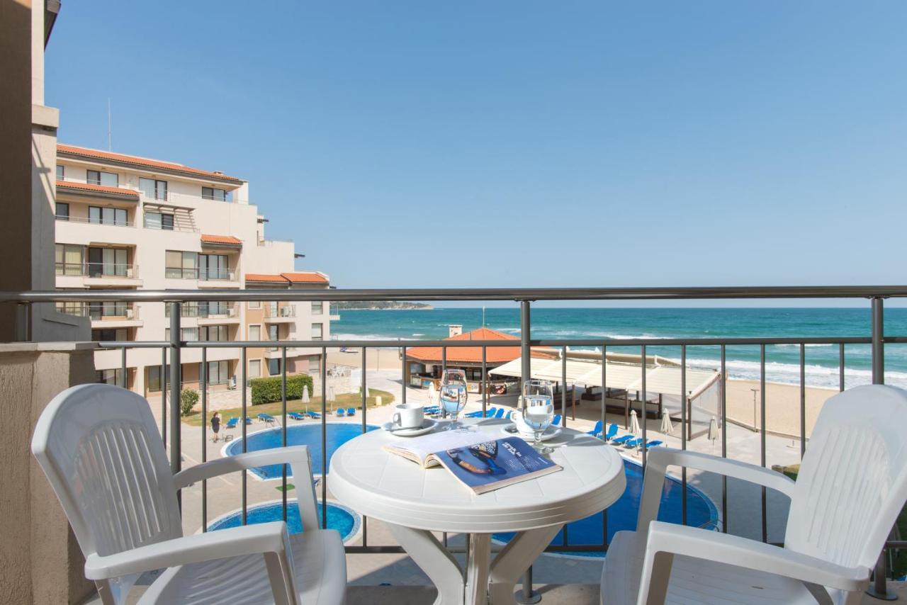 One-Bedroom Apartment Sea View