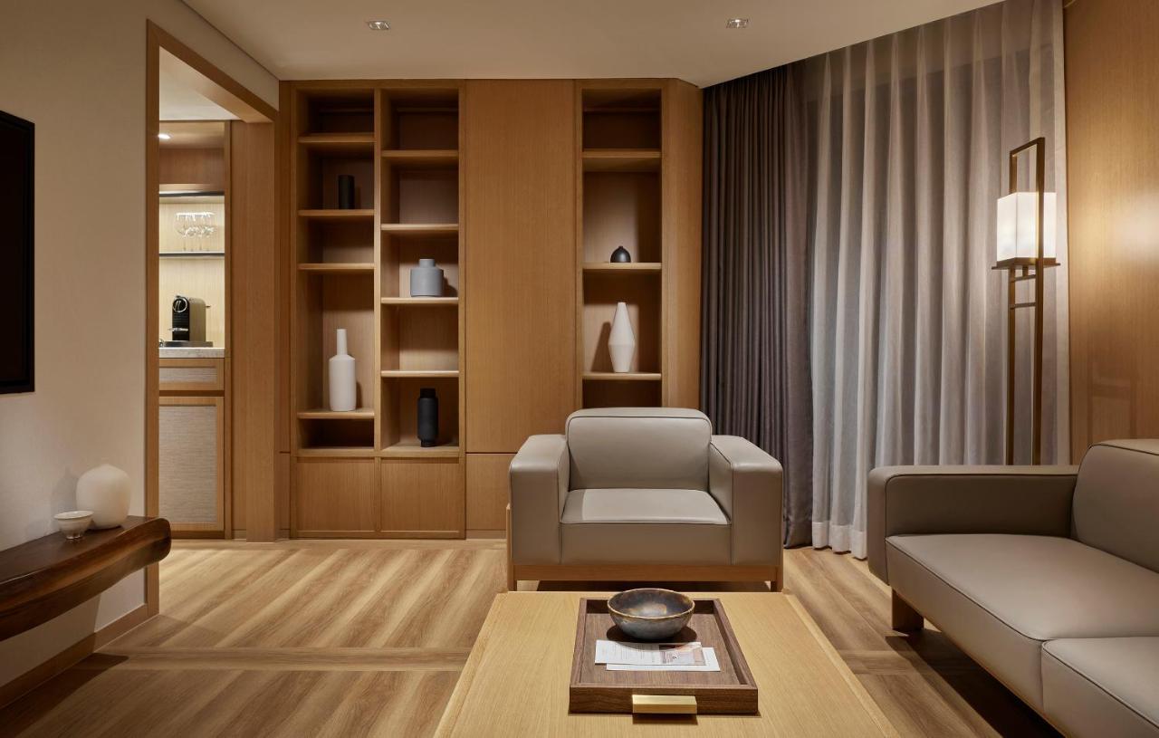 Corner Suite Ondol Room with City View