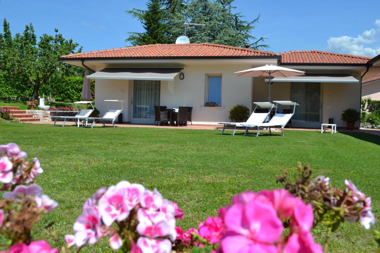 Camera Matrimoniale/Doppia con Letti Singoli con Vista Piscina