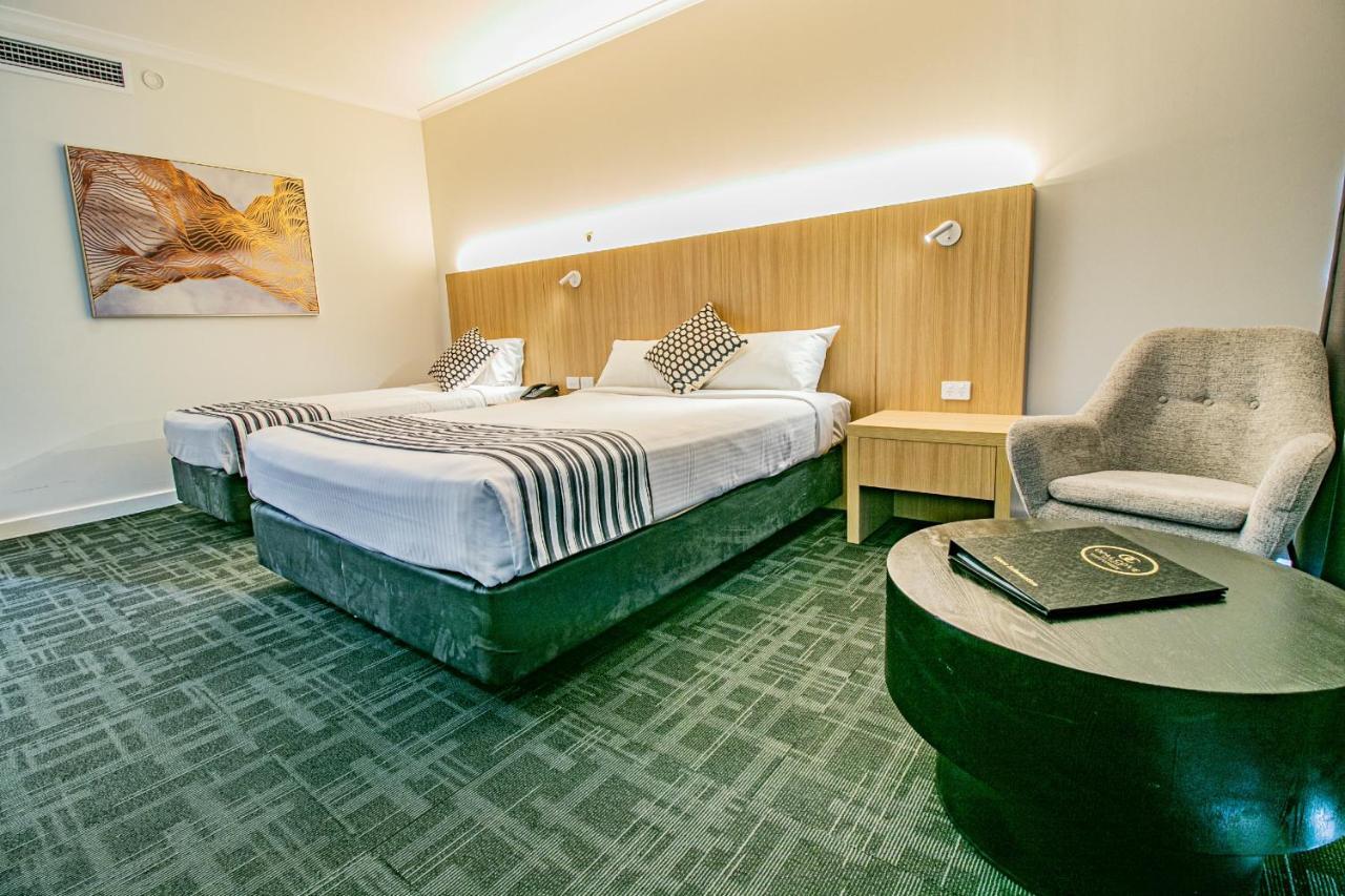 Queen Room - Ocean Side