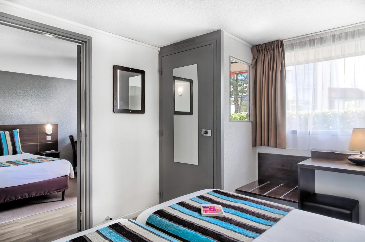 Habitación Familiar con 2 camas individuales grandes