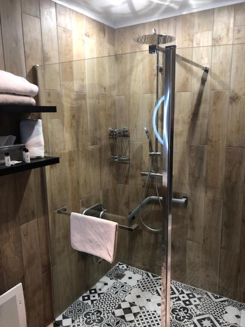 Privilege Double Room Shower,1038557620:JPEG