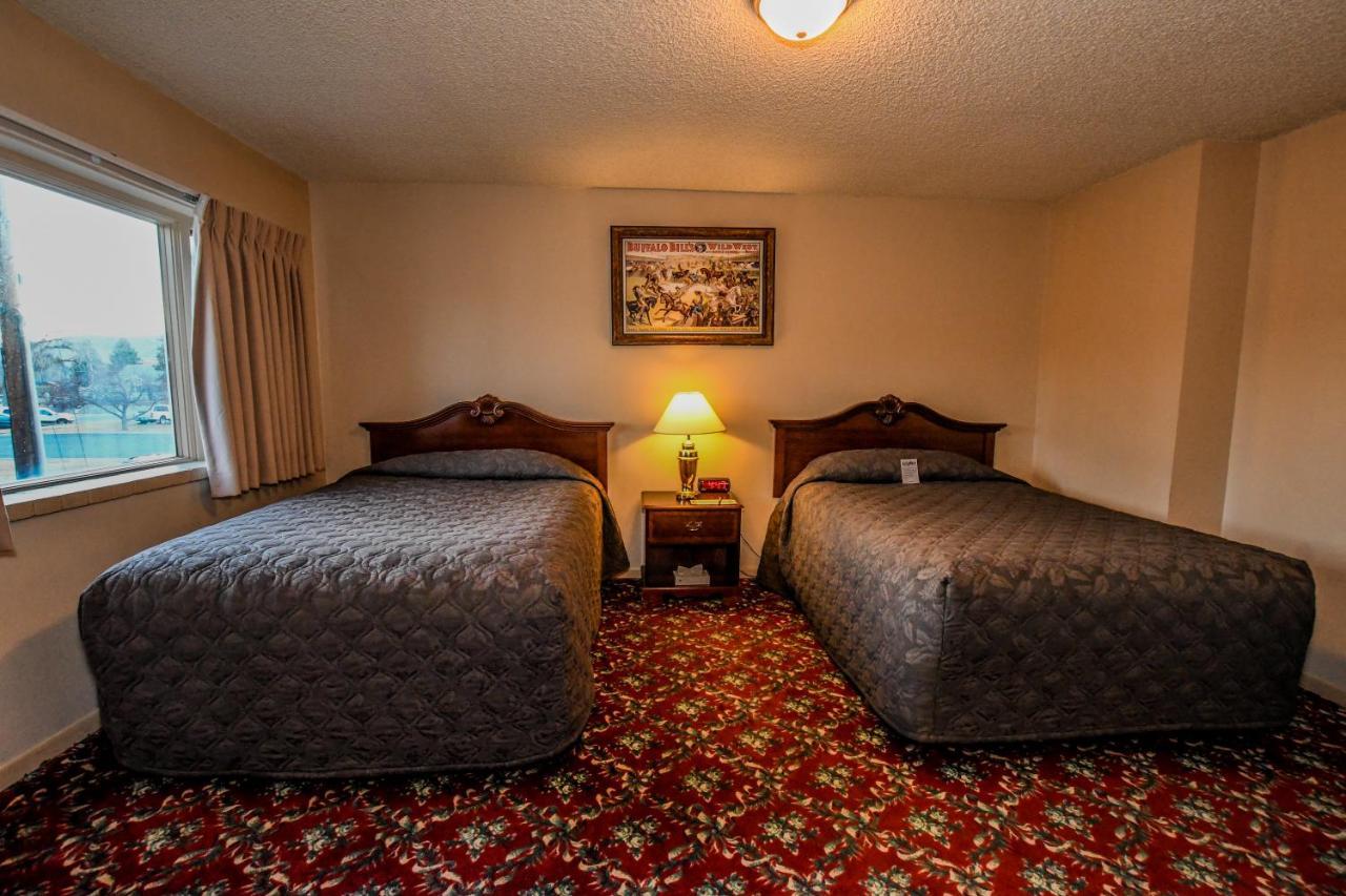 Standard Queen Room