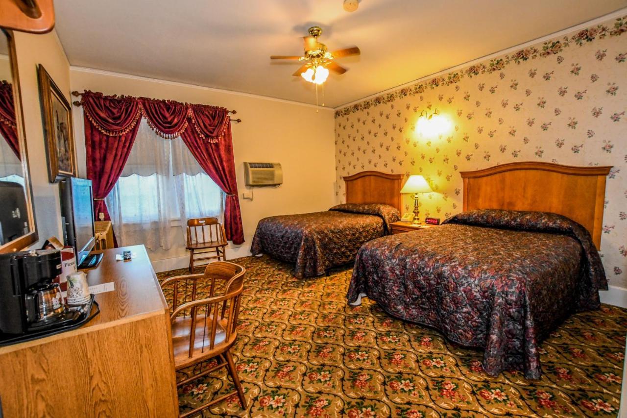 Standard Double Room Two Double Beds