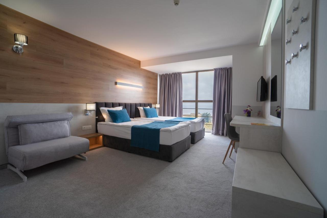 Double or Twin Room Balcony Park View
