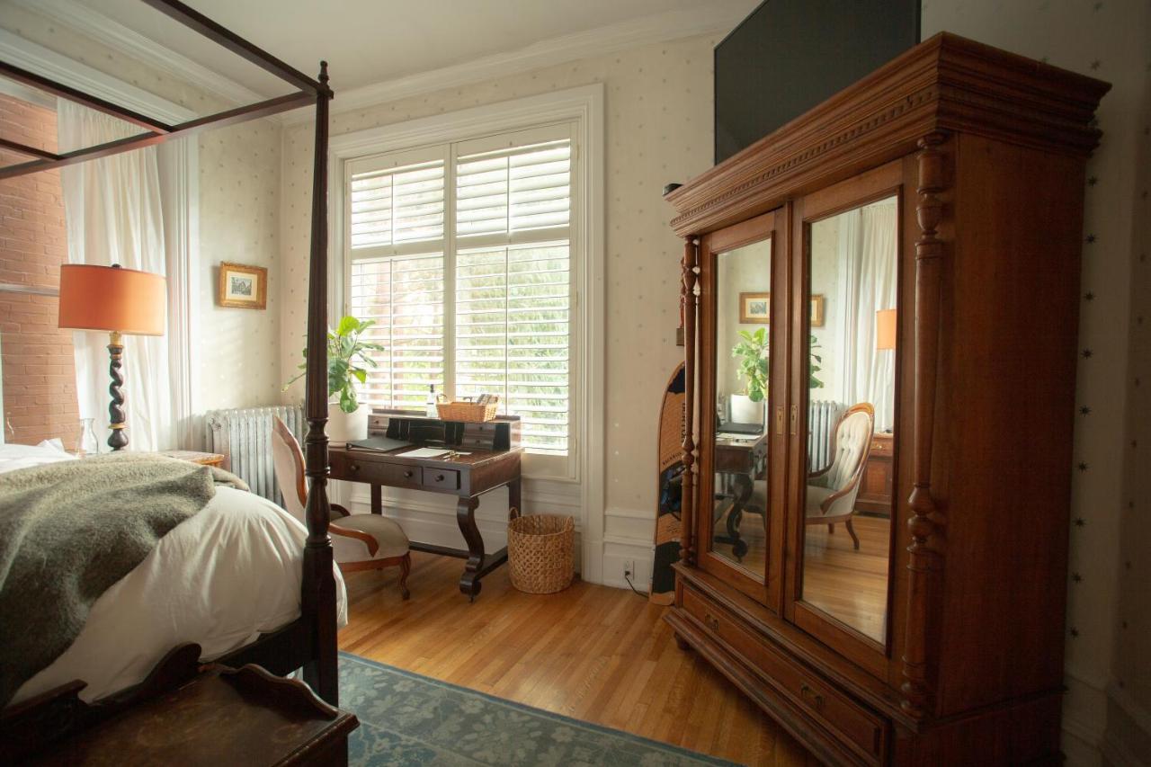Deluxe King Suite