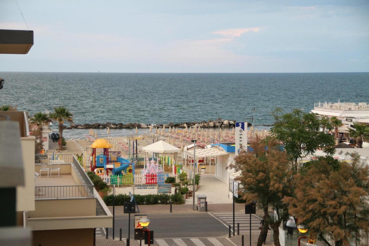 Camera Quadrupla con Vista Mare