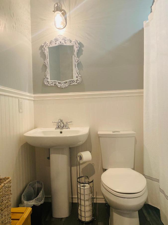 Carriage House queen/twin second floor
