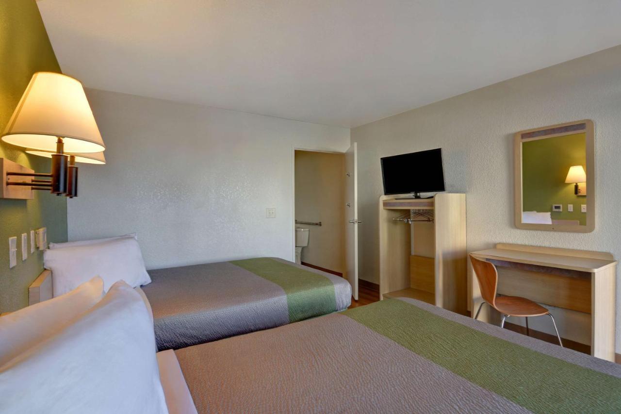 Habitación con 2 camas grandes - Adaptada para personas con discapacidad
