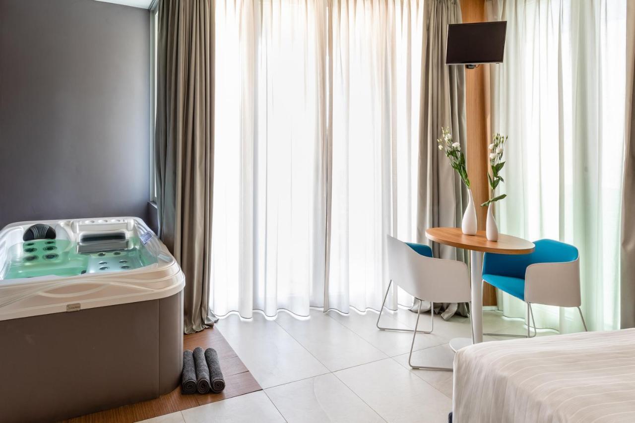 Suite with Spa Bath