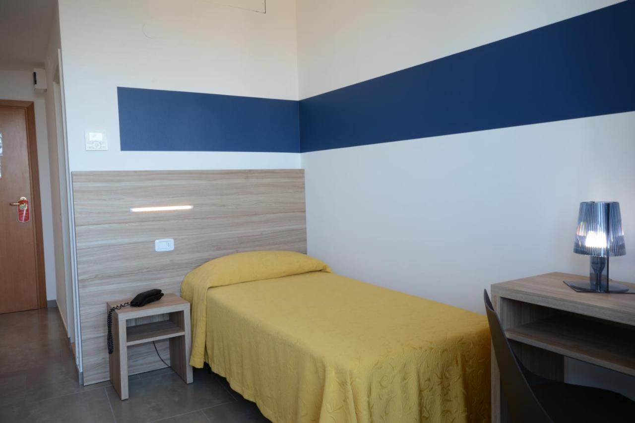 Single Room,1079201281:JPEG