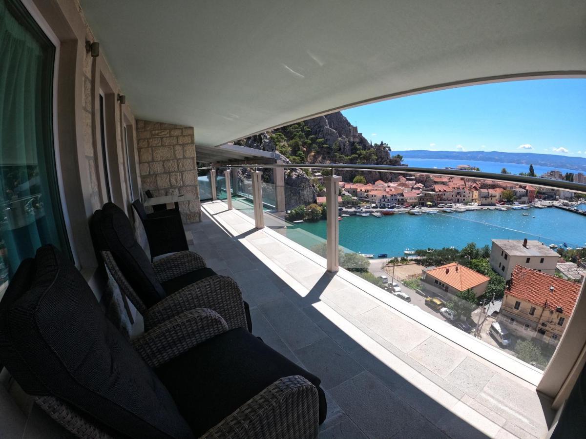 Superior Double Room with Balcony and Sea View