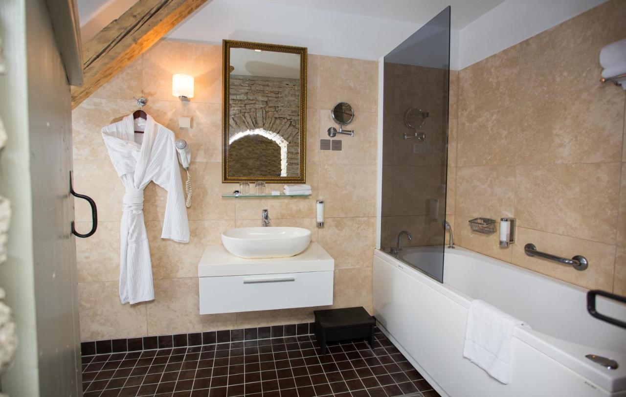 Deluxe Double or Twin Room visit to Sauna Center