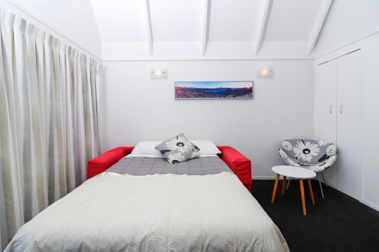 Superior One Bedroom Suite Lake View & Private Hot Pool