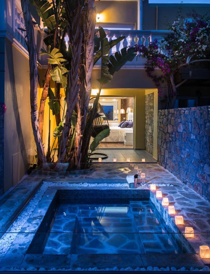Beachfront Villa Hot Tub,1278967555:JPEG