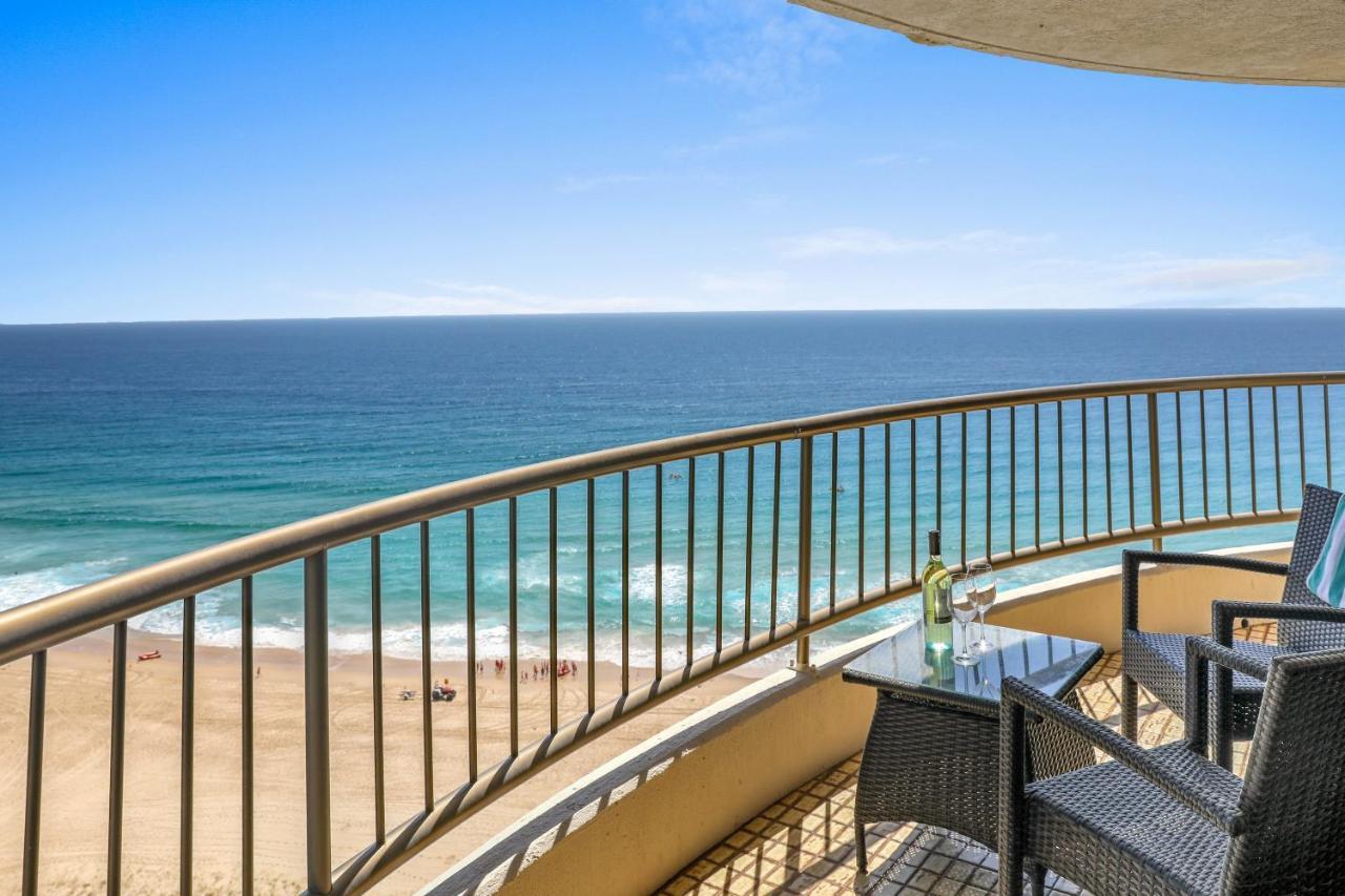 Three-Bedroom Apartment Ocean View