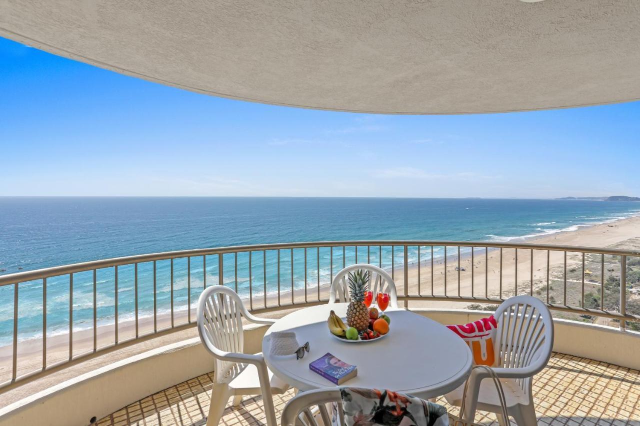Three-Bedroom Apartment Ocean View