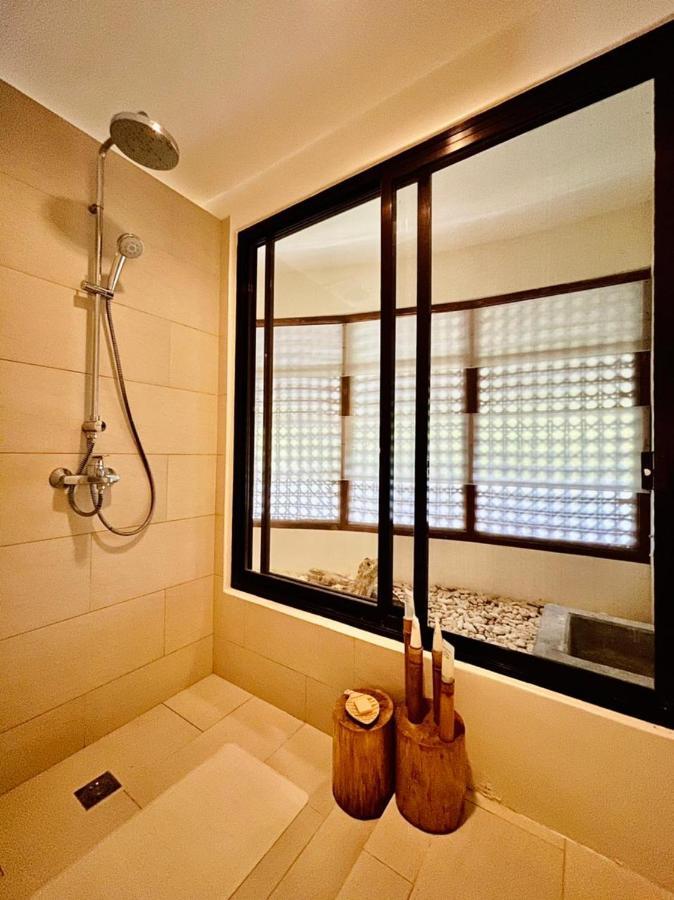 Deluxe King Room Ocean View