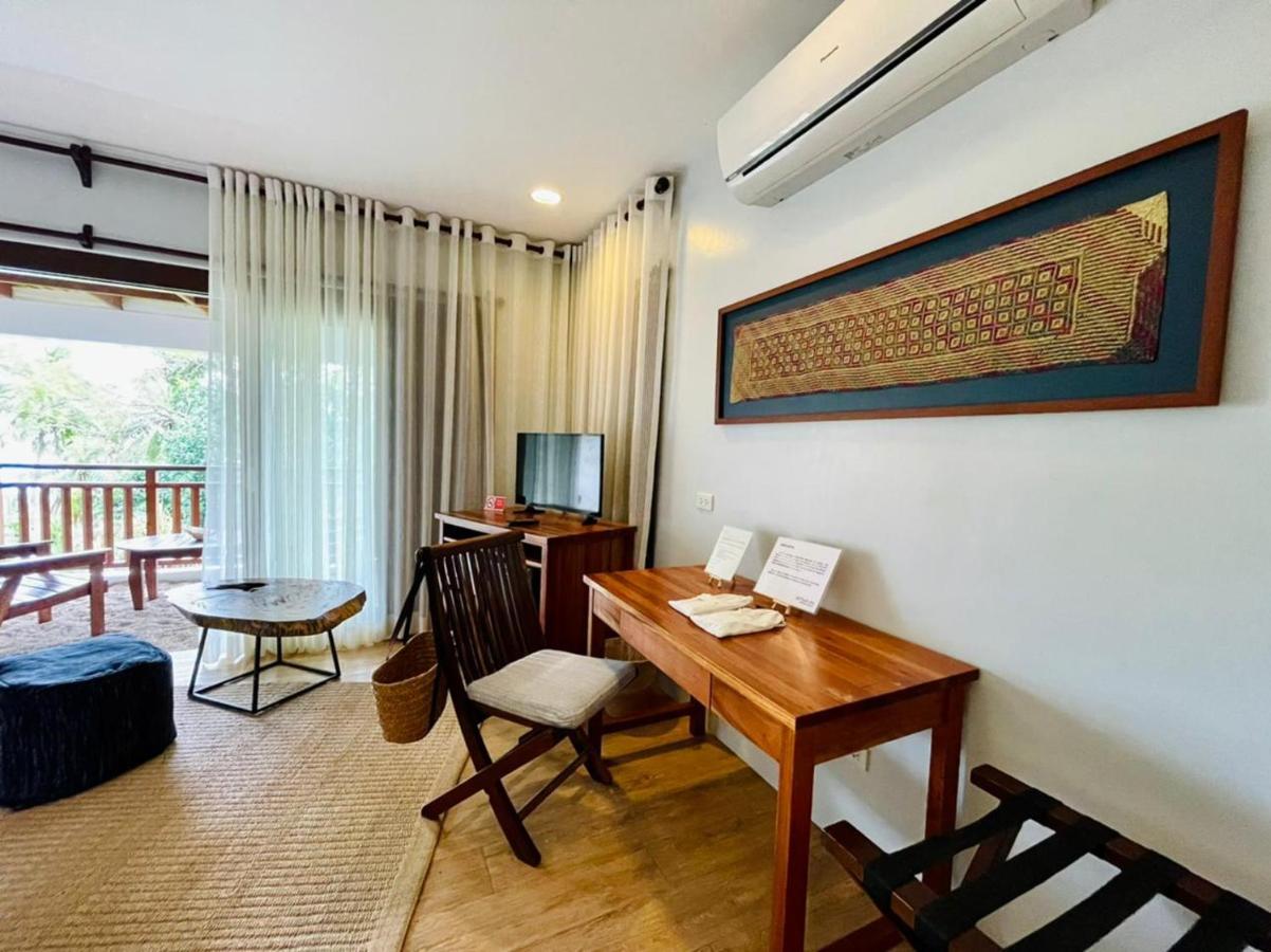 Deluxe King Room Ocean View