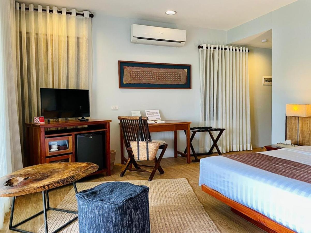 Deluxe King Room Ocean View