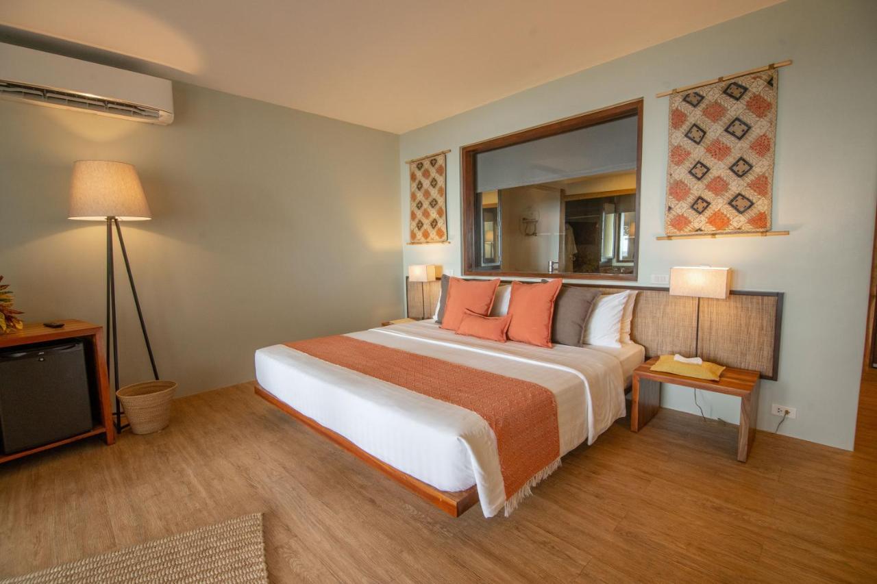 Deluxe King Room Ocean View
