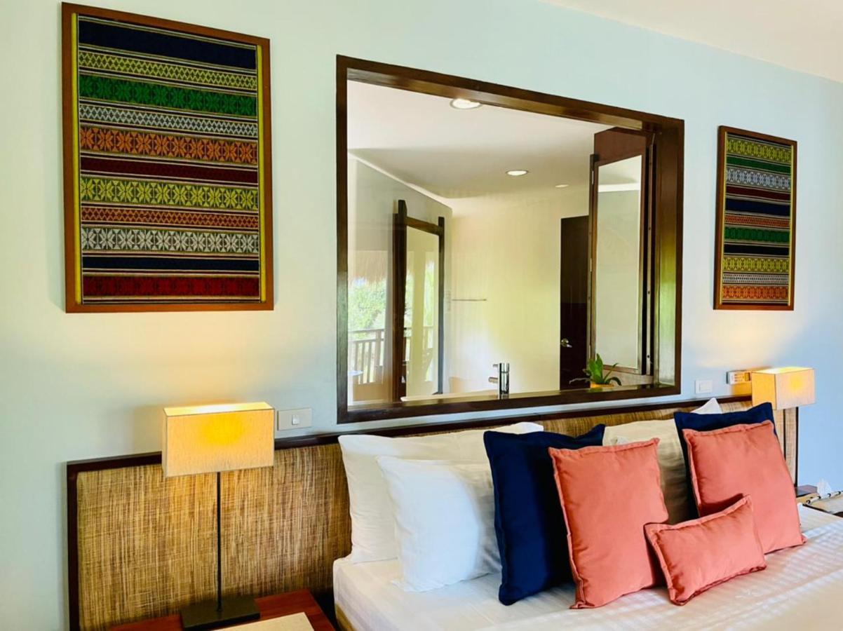 Deluxe King Room Ocean View