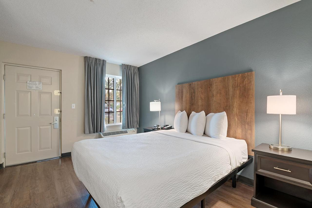 Studio 1 Queen Bed Hearing Accessible Non-Smoking,1088817409:JPEG