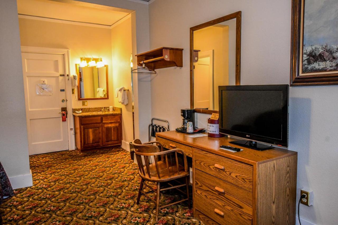 Standard Double Room Two Double Beds
