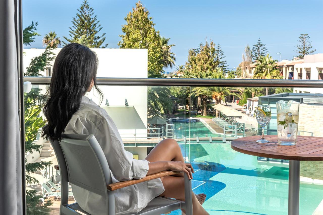 Deluxe Pool View